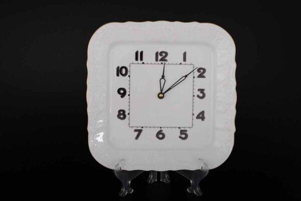 Часы квадратные 26 см Белый узор Bernadotte 2