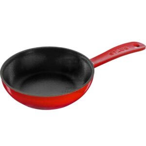 Сковорода круглая Staub 16 см с чугунной ручкой красная посудочка